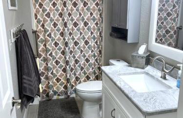 Private Lower Level Suite in Home-Sep Entrance! - Foto 20