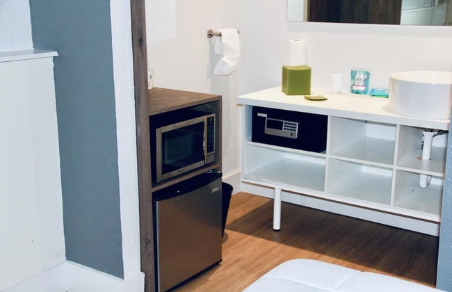 1/1 Condo-hotel With Double bed and Community Pool Miles From Disney! - Foto 6