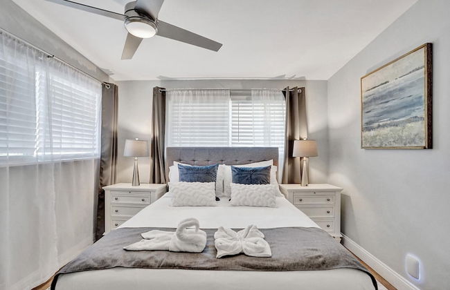 5BR with Heated Pool 5 min to Beach - Photo 11