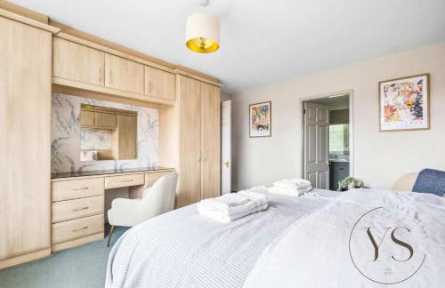 Spacious 6BR Villa in 32 Le More Birmingham with 7 Beds and Free Onsite Parking - Foto 49