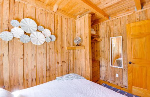 Walk to Lake Keowee Idyllic Six Mile Cabin! - Foto 14