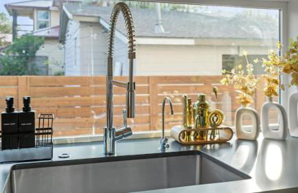 Brand New Low-Allergen Retreat with Hot Tub - Foto 23