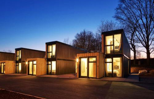 Modern ausgebauter Überseecontainer als Tiny House - Foto 1