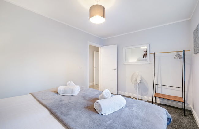 2 Bdrm Penthouse with parking Wycombe - Foto 28