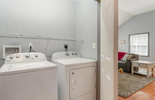 4 Mi to Long Lake! Secluded Haven with Fenced Yard - Foto 21