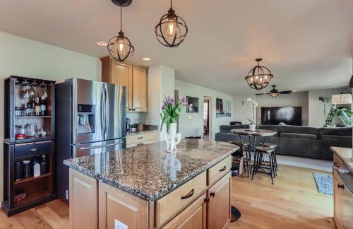 Denver Retreat Home with Stunning Lake, Mountain Views and Luxury Amenities - Foto 8