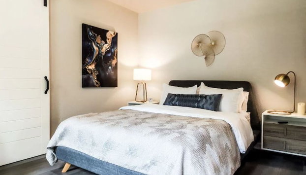 Charming Studio W/deck & Garden - Foto 2, Imagen principal