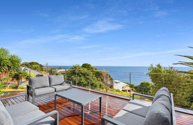 Clifftop Luxury With Spectacular Ocean Views - Photo 3
