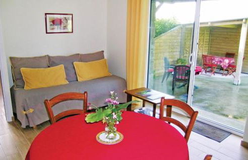 1 Bedroom Awesome Home In Carolles - Foto 8