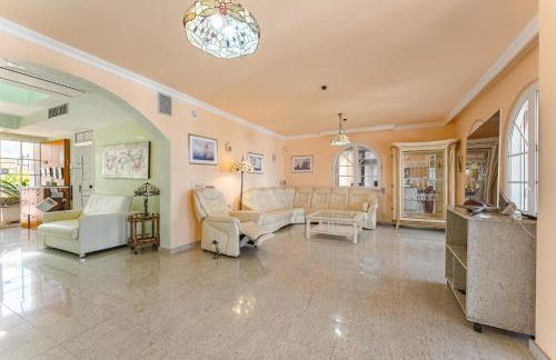 Gorgeous Golf Villa - Foto 36