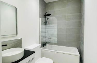 Cozystays Refurbed Modern Apartment Private Garden Free Parking - Foto 9