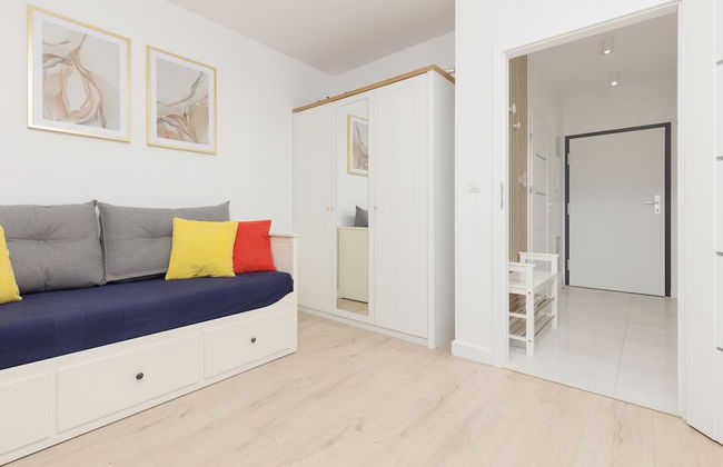 Piaseczno Modern Apartment by Renters - Photo 16