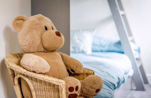 Cottage In Norfolk Sleeps 23 - Private Pool, Fishing Lake, Hot Tub Ref 99008Sc - Foto 18