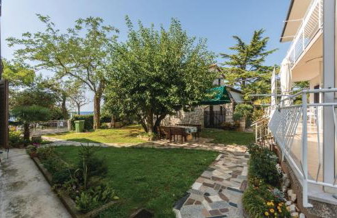 Cozy Apartment In Lovrecica With Wifi - Foto 9