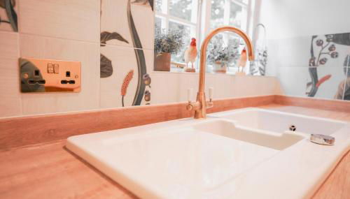 Tranquil Cottage & Garden by Esher Train Station - Foto 5