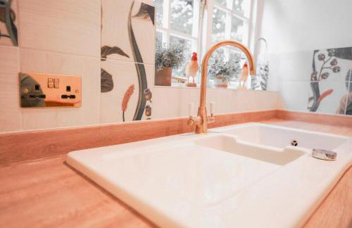 Tranquil Cottage & Garden by Esher Train Station - Foto 5