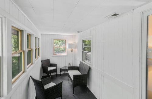 Apt with heated garage Libertyville Near Naval Base - Foto 3