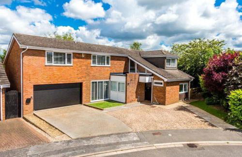 Very Large 5 Bed House Higham Ferrers family and contractors king beds Sky TV Pool Table Gym - Foto 11