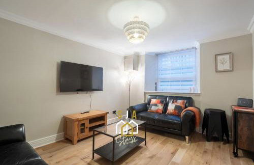 Crown Apartment - SJA Stays - Modern 2 Bed Apartment - Foto 2