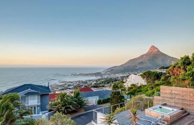 Immaculate Camps Bay Villa w Jacuzzi Views Pool Villa Grenache - Photo 63