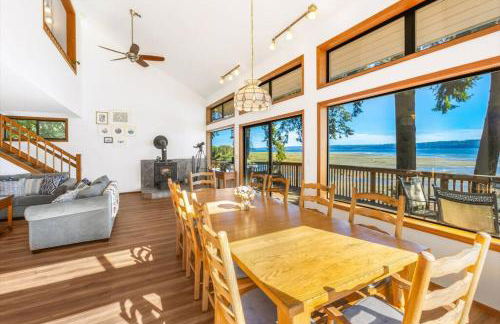 4BR waterfront home with beach access and views - Foto 10