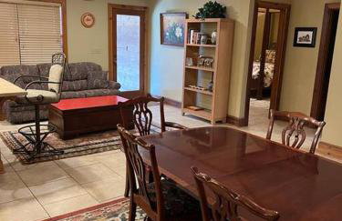 Oxford Chalet Getaway with Lake/Beach Access - Foto 35