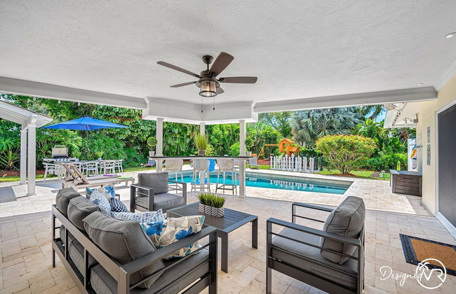 8BR Villa with Heated Pool Near Beach - Foto 46