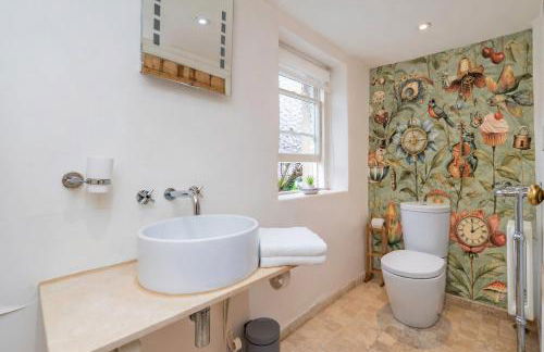 Heron Stays Bath- Boutique Period Group Properties, Parking for 4 Cars, Just 3 Miles to Bath Central, Sleeps 14 - Photo 7