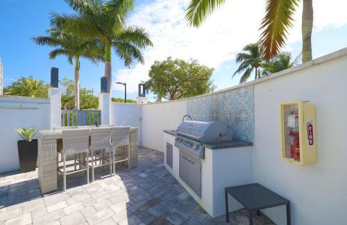 Boca Coastal Stay 2BR 2BA with Pool and Balcony - Foto 30