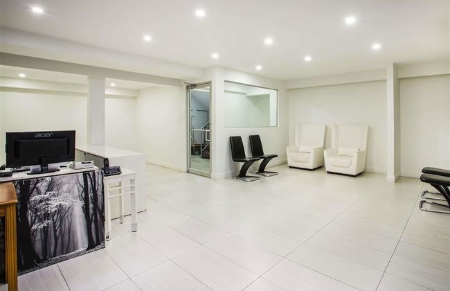 Arya Blu Inn & Suites - Foto 3