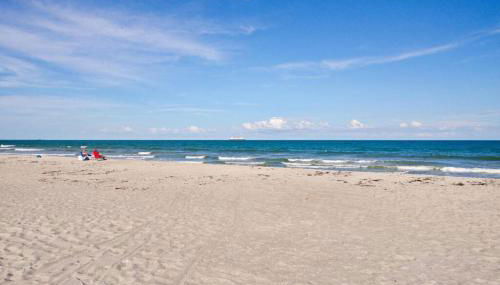 Oceanfront Beach House - Pool, Private Beach Access, Sleeps 12 - Foto 2