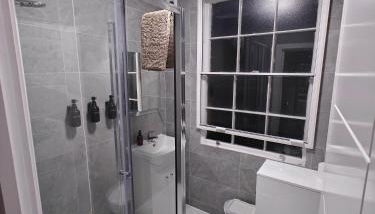 Victoria's Bright Georgian Apartment - Foto 5, towels, Shower