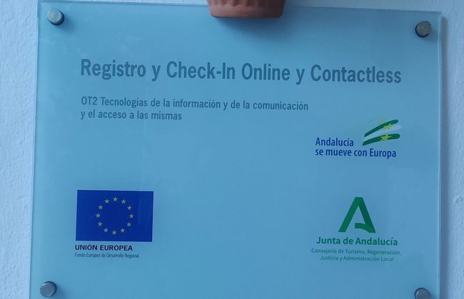 Habitaciones y Apartamentos en el centro La Jábega by Conil Home - Photo 3