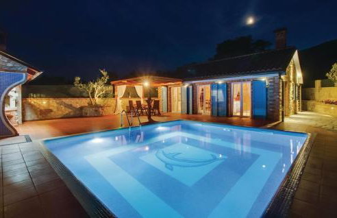 Vila s bazenom Mavrinac - Foto 1