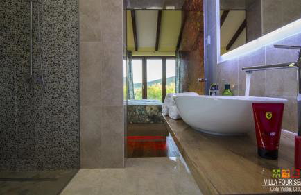 Villa Four Seasons, heated pool and 3 en-suite bathrooms - Foto 42