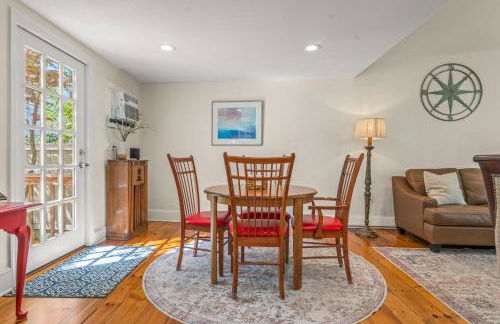 Coastal Victorian Home Walk to Downtown - Foto 34