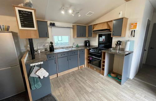 6 Rannoch, lovely holiday static caravan for dogs & their owners. - Photo 1