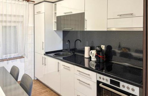 Amazing Apartment In Lukovo Sugarje - Foto 12