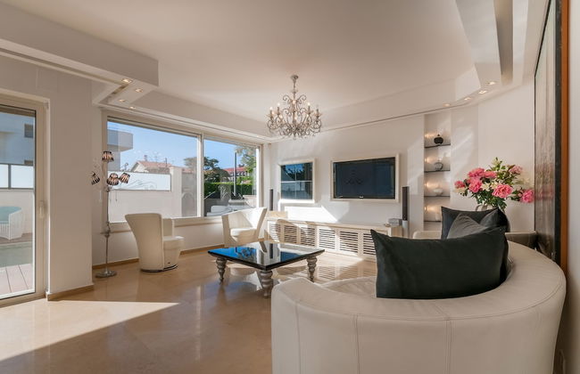 Luxurious Villa with great location - Foto 32