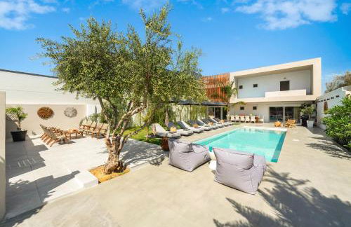 Hypnosis Beachside Villa with Private Heated Pool - Photo 12