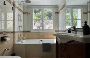 S&F Luxury Apartment - Photo 15