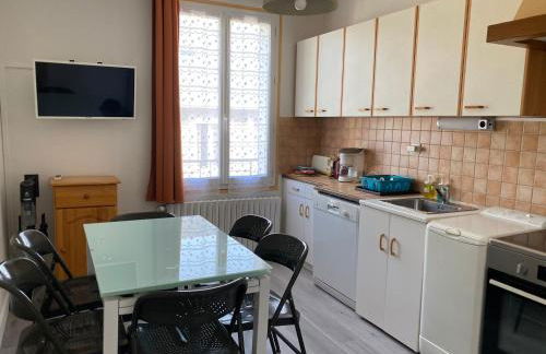 Appartement spacieux au centre de La Bourboule - FR-1-858-11 - Foto 12