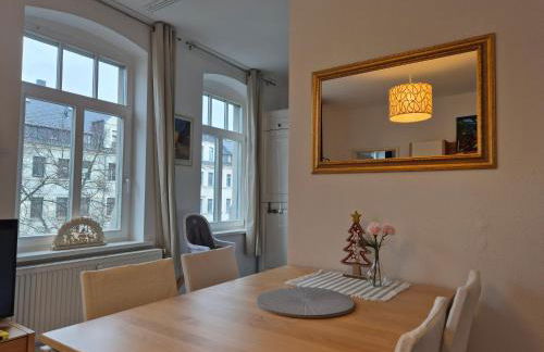 Chemnitz Saxonia HomeDeLuxe Hochwertige 50qm 2-Zimmer-Ferienwohnung mit privaten Kfz Parkplatz Stellplatz mit MWSt-Rechnung mit XXL Hülsta Bett & Etagenbett mit InternetFlatrate - Ideal für Familien, Paare, Kulturinteressierte & Geschäftsreisende! - Foto 39