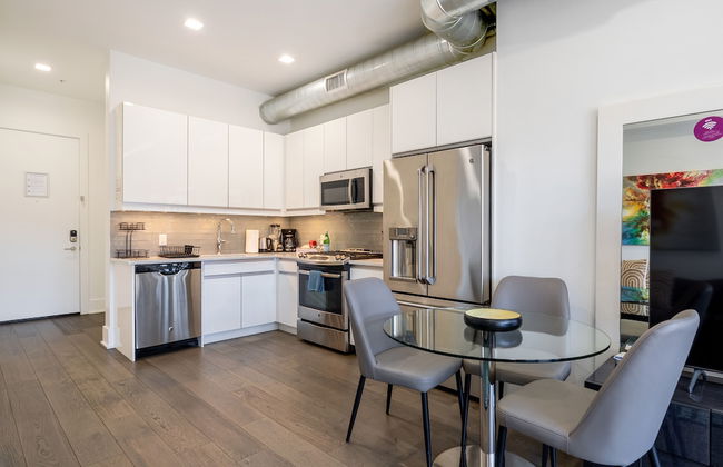 Dharma Home Suites Hoboken at Novia - Foto 45