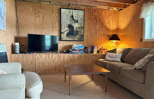 Private Lakefront House On Peaceful Private Lake - Photo 15