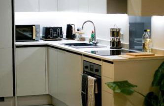 Stylish Madison Apartment with Balcony - FREE Car Parking - Hemel Hempstead Town Centre - Foto 11