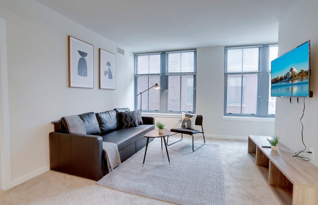 Walkable Alexandria Apts - Photo 67