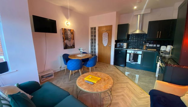 City Apartment - Sleeps 4 & Free Parking - Foto 4