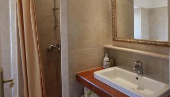 Apartments Mia - Photo 3, towels, Shower
