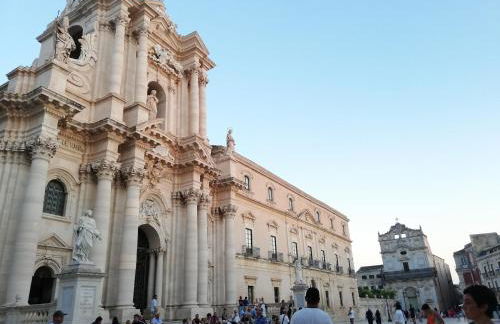 Central Siracusa - AliceA apartment with Balcony & Green View - Foto 35